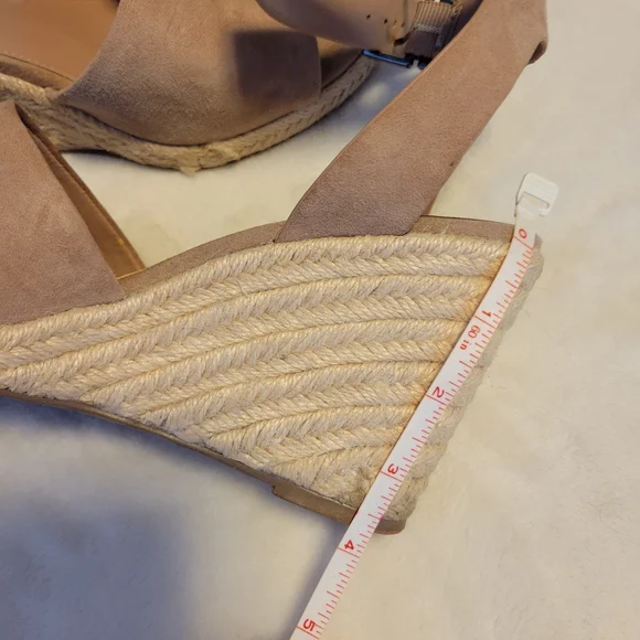 Vince Camuto Tan Wedge Sandals - Picture 6 of 7
